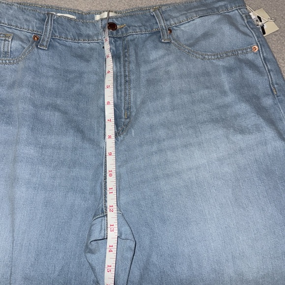 Universal Thread Women's Mid-Rise Boyfriend Jeans Light Wash - Picture 5 of 6